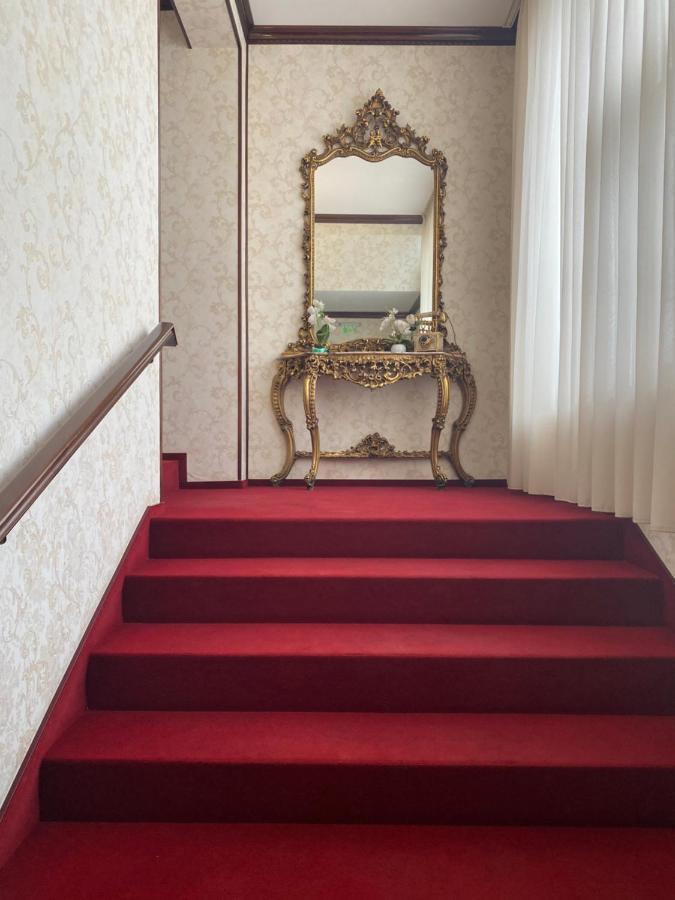 Hotel Onix Roman Esterno foto